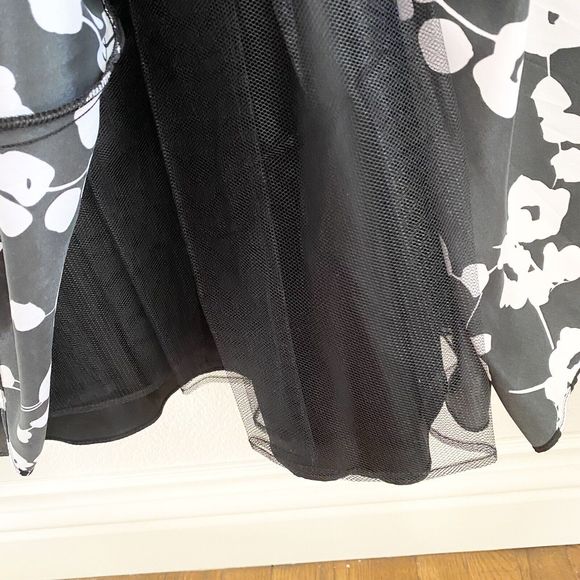 Betsy and Adam Formal Dress Size 4 Linda Bernell Black Floral Prom Halter - Picture 6 of 12